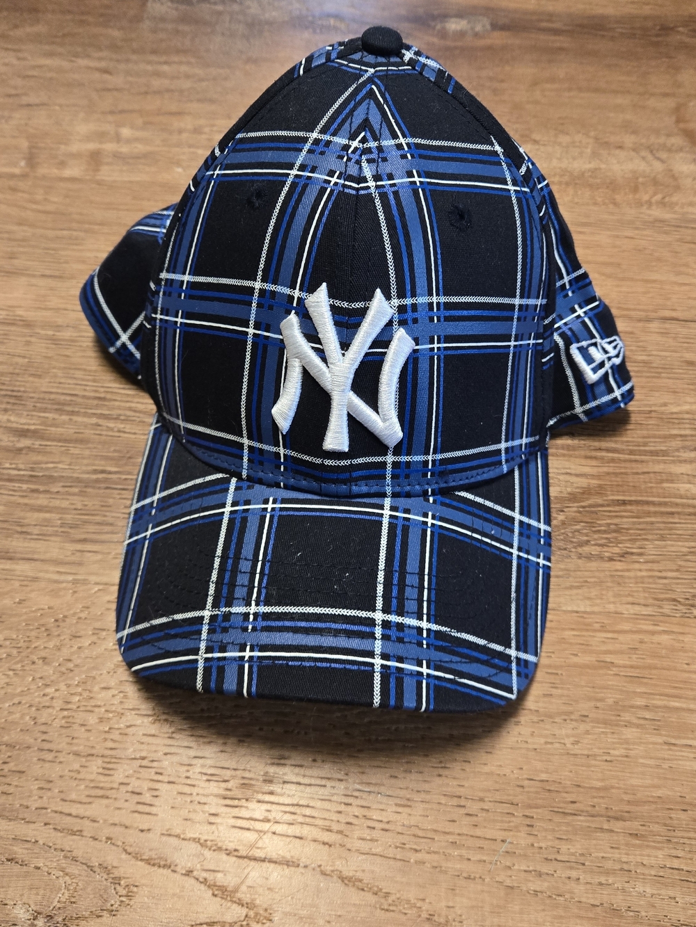 New Era Black and Blue Plaid NY Yankees Cap  Medium - Large